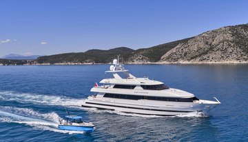 Blue Symphonie charter yacht