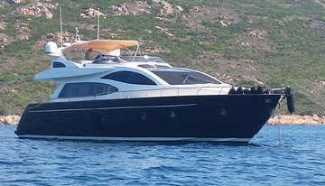 Dolce Mia charter yacht