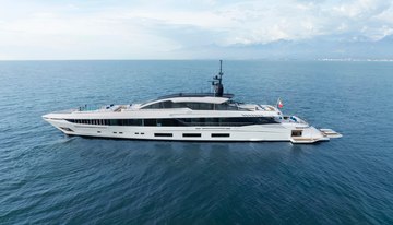 Betsy charter yacht