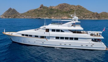 Merve charter yacht