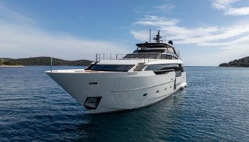 Destino charter yacht