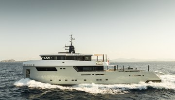 Fox charter yacht