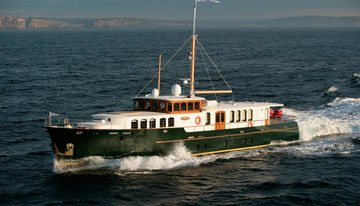 Parriwi charter yacht