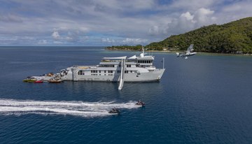 SuRi yacht charter in Antarctica