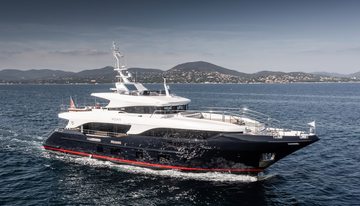 Tonic Blue charter yacht