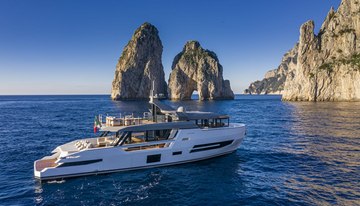 La Folye charter yacht