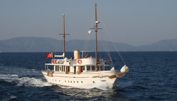 Silver Cloud charter yacht