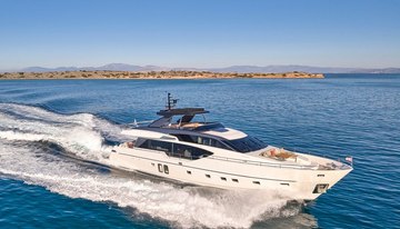 Akasti charter yacht