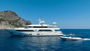 Lady I charter yacht