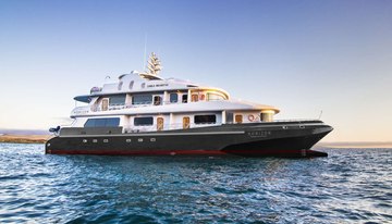 Galapagos Horizon charter yacht