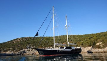 Didi charter yacht