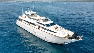 Beija Flore charter yacht