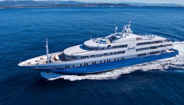 Queen Miri yacht charter in Middle East