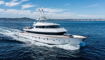 El Rey charter yacht