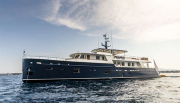 Araok II charter yacht