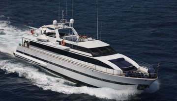 Queen South charter yacht