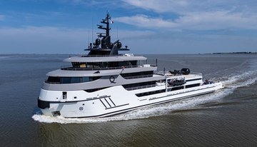 Q charter yacht