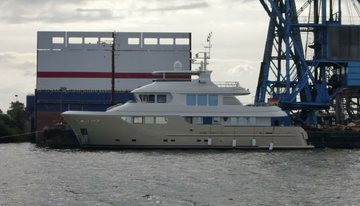 Seal charter yacht