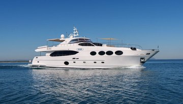 Diam charter yacht