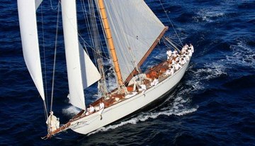 Moonbeam IV charter yacht