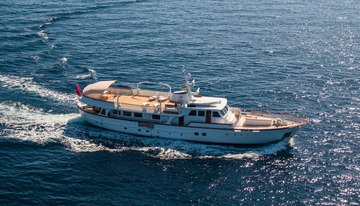 Heavenly Daze charter yacht