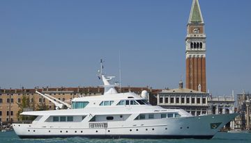 El Caran charter yacht