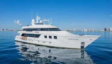 Crossed Sabre yacht charter in Bahamas
