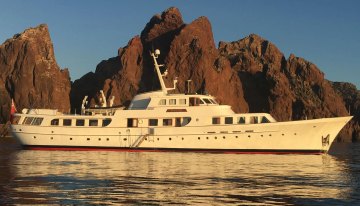 Secret Life charter yacht