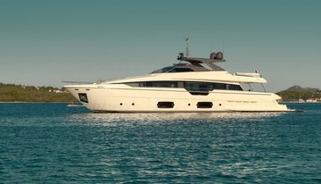 Damari charter yacht