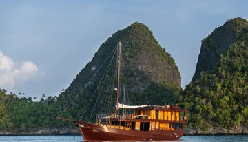 Sequoia yacht charter in Pianemo Island 