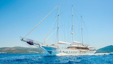 Bella Mare charter yacht