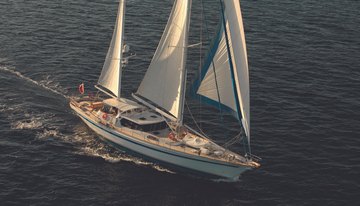 Free Wings charter yacht