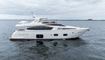 Bon Bon charter yacht