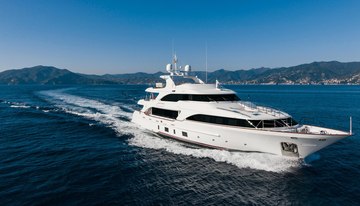 Dynar charter yacht