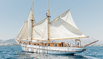 O'Remington charter yacht