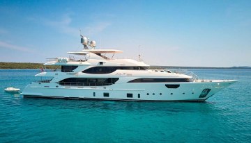 Lady MRD charter yacht