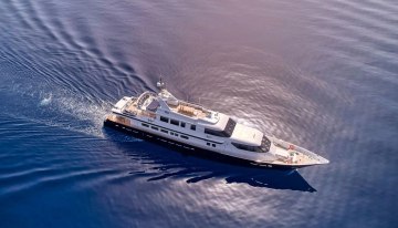 Gelly charter yacht