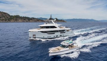 Dulce De Leche charter yacht