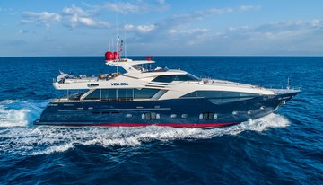 One and Only charter yacht
