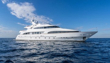 Lady G II charter yacht