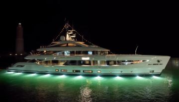 Dyna® charter yacht
