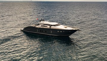 Vevekos charter yacht