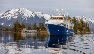 Bear Paw charter yacht