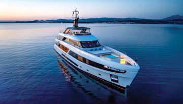 Dawo charter yacht