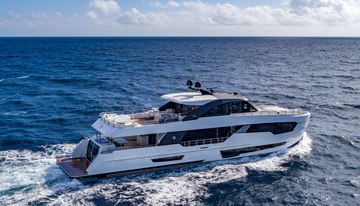 O charter yacht