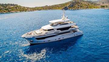 Lady Caroline charter yacht