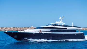 Foners charter yacht