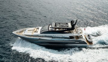Lady B II charter yacht