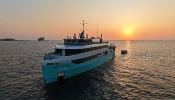 Blue Pearl charter yacht