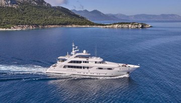 Oasis yacht charter in Antigua